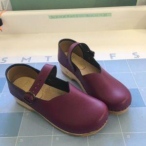 Sven mary jane clogs sz 41